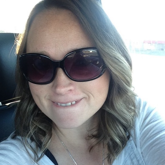 Meet your Posher, Monda - Picture 1 of 1